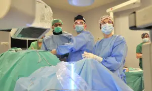 Neurochirurg: Jak najszybciej umówić wizytę? NFZ, prywatnie, online