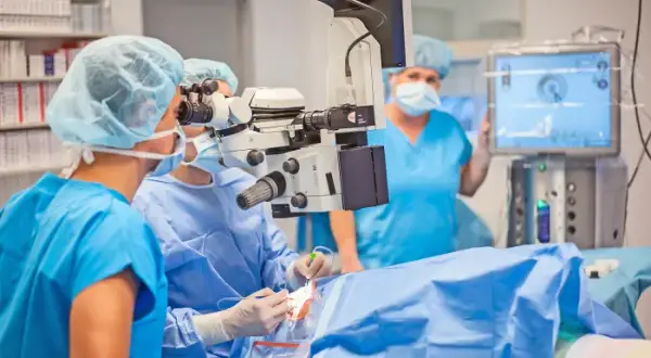 Jak długo trwa rehabilitacja po operacji jaskry? Poznaj kluczowe informacje