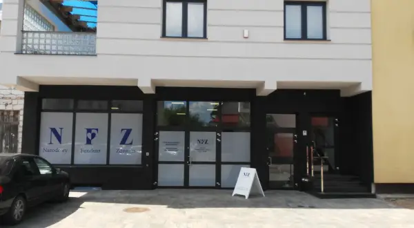 Podlaski NFZ: Jak załatwić EKUZ, sanatorium, IKP? Pełny poradnik