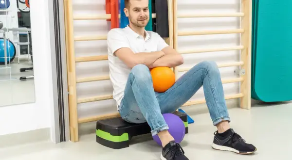 Czy warto studiować fizjoterapię? Poznaj wady i zalety tego kierunku