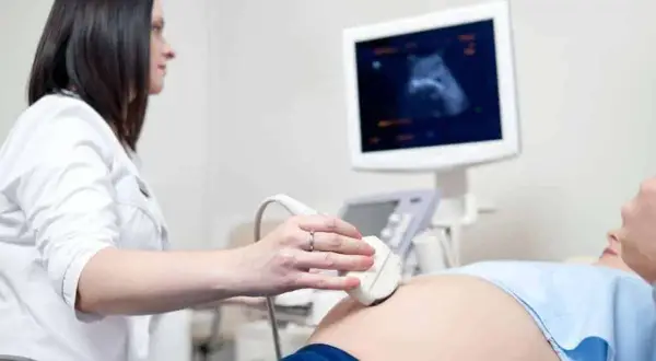 Czy prywatny ginekolog może wystawić skierowanie na NFZ? Sprawdź ograniczenia