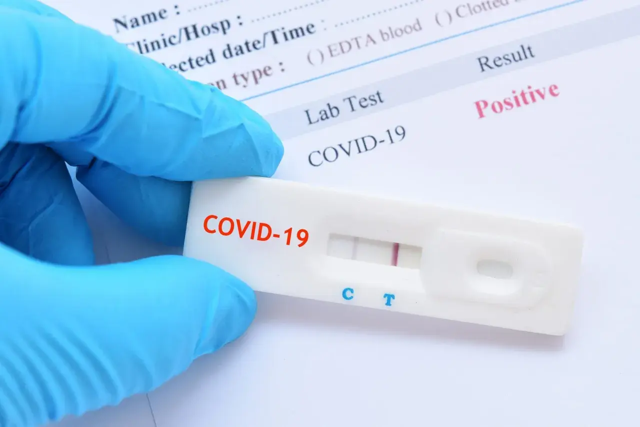 Jak zapisać się na test COVID? NFZ i prywatnie krok po kroku