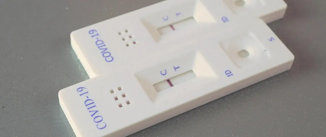 Negatywny test: Koniec kwarantanny? Nie zawsze! Sprawdź zasady