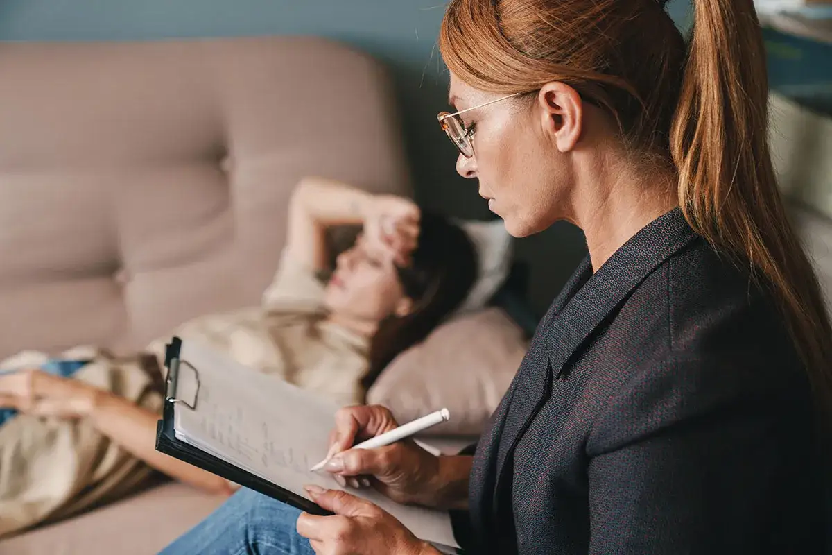 Różnica między psychiatrą, psychologiem i psychoterapeutą