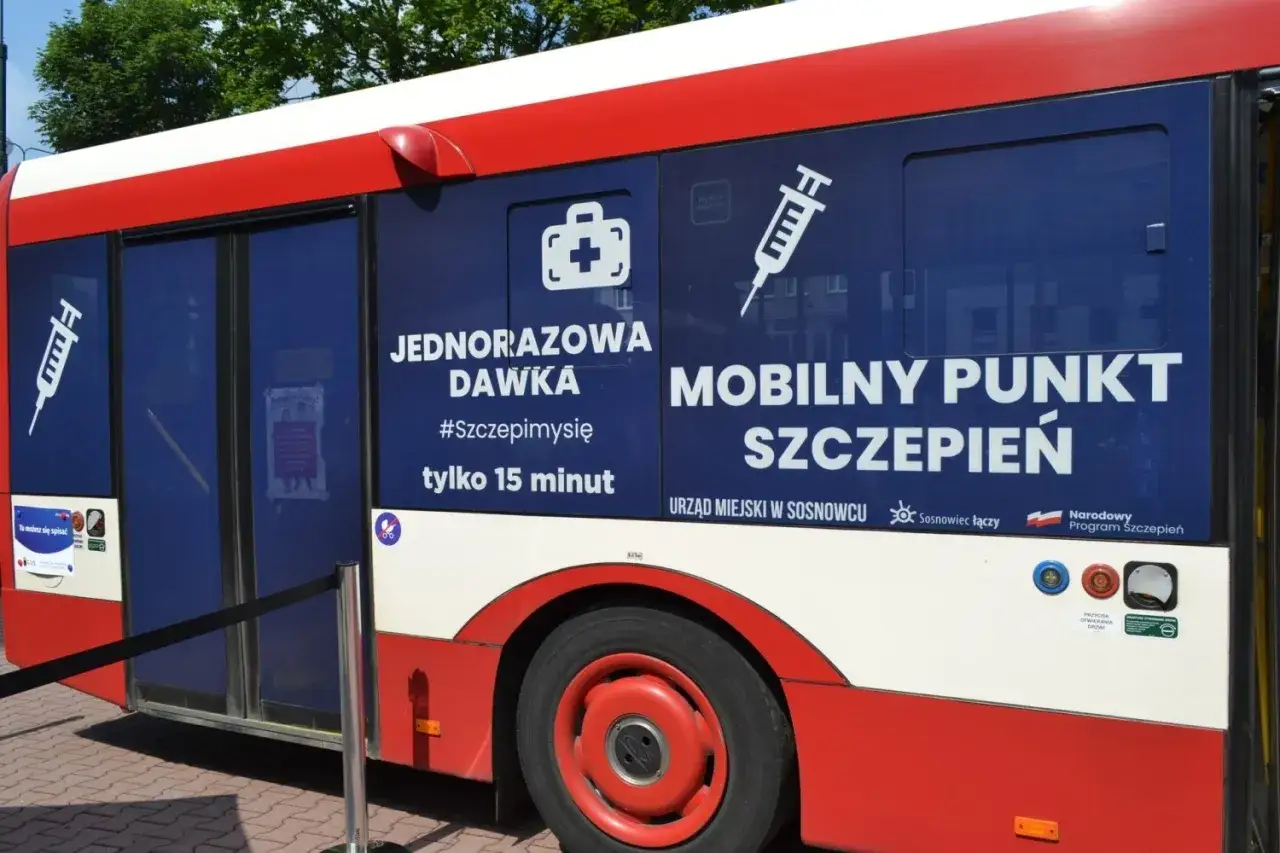 Mobilny punkt szczepień autobus
