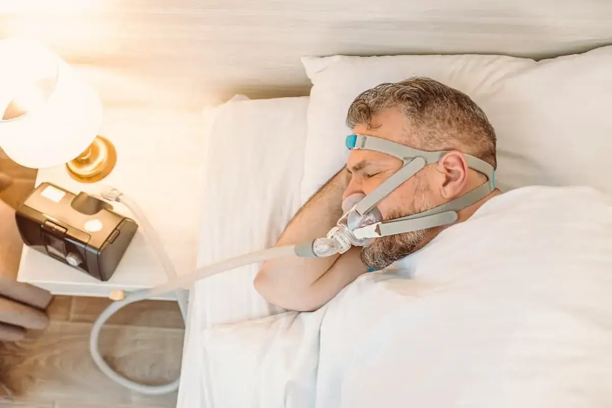 Aparat CPAP do leczenia bezdechu sennego