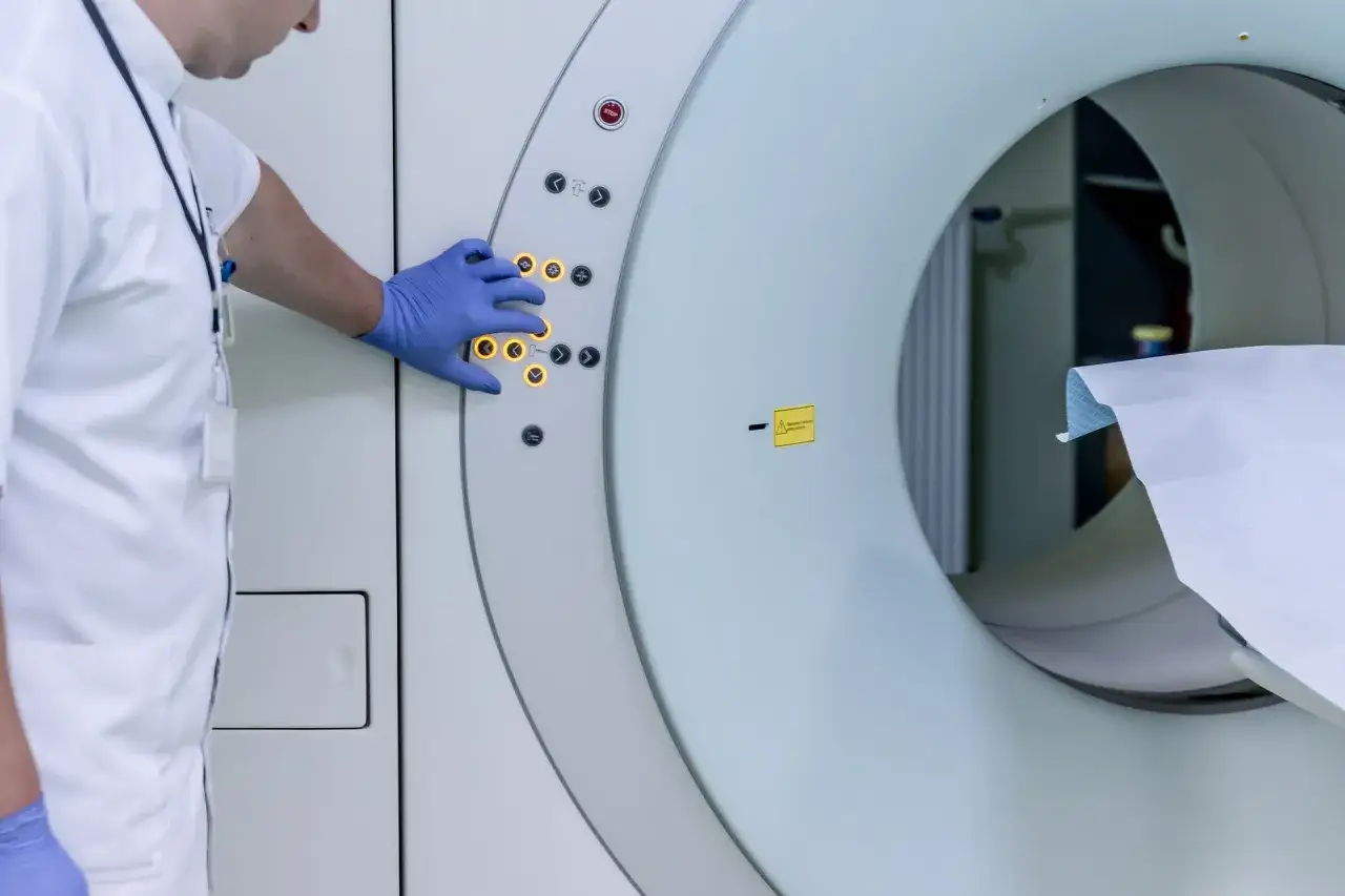 Długa kolejka do rezonansu magnetycznego NFZ